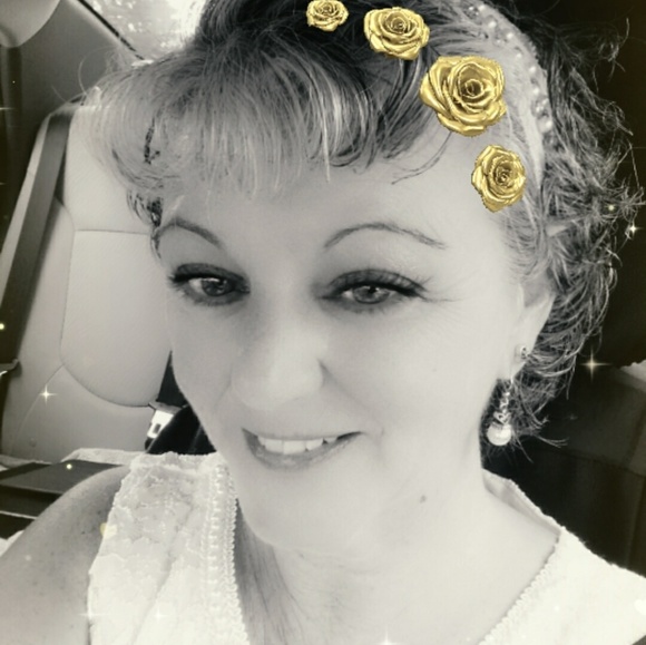 Meet your Posher, Joellen - Picture 1 of 1